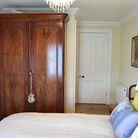 West House -sea Views Homestay