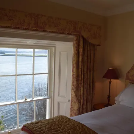 West House -sea Views コーヴ