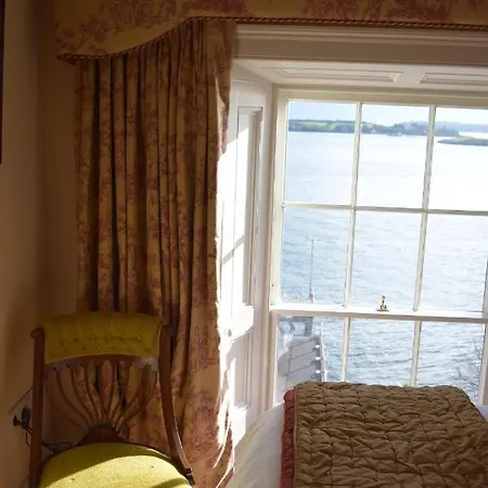 Проживание в семье West House -sea Views Ков