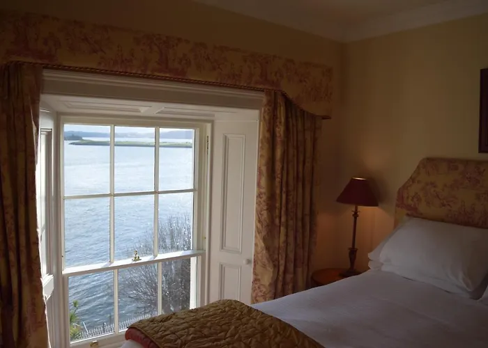 West House -sea Views コーヴ