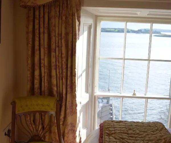 Проживание в семье West House -sea Views Ков